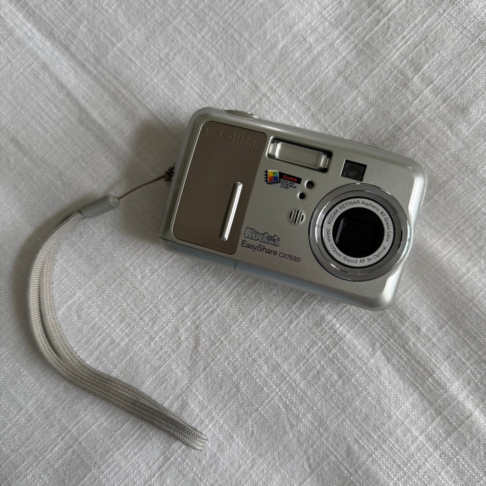 Kodak EasyShare CX7530 5.0MP Digital Camera Silver Parts Repair